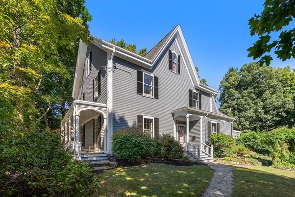 Backyard, Exterior, Facade, Queen Anne Victorian