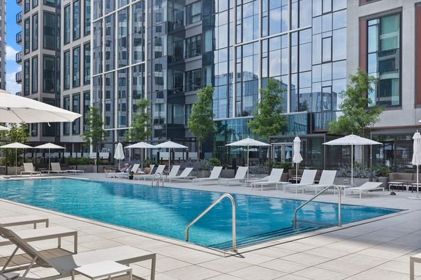 Exterior, Pool