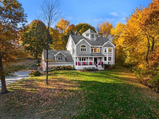 Backyard, Exterior, Facade, Queen Anne Victorian