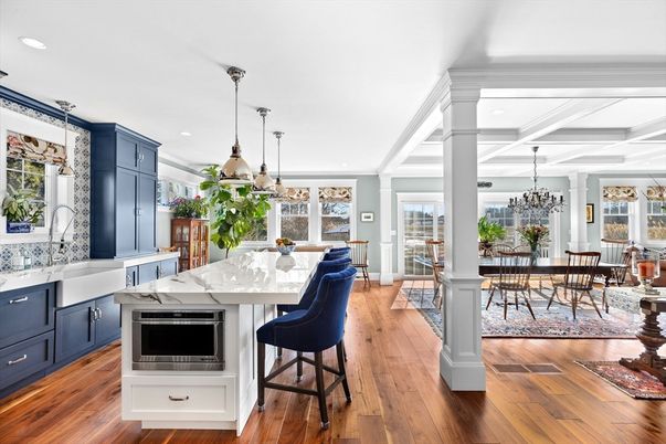 Chandelier, Dining room, Interior, Kitchen, Pendant Lights, Recessed Lighting, Wood Texture Flooring