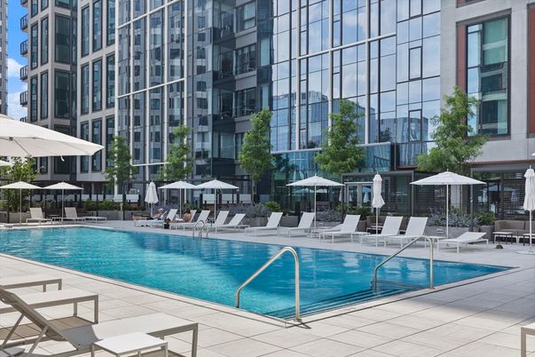 Exterior, Pool