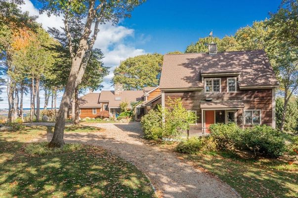 Backyard, Exterior, Facade, Brick Facade, Cape Cod