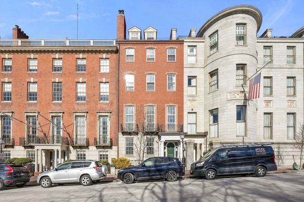 Exterior, Facade, Brick Facade, Rowhouse