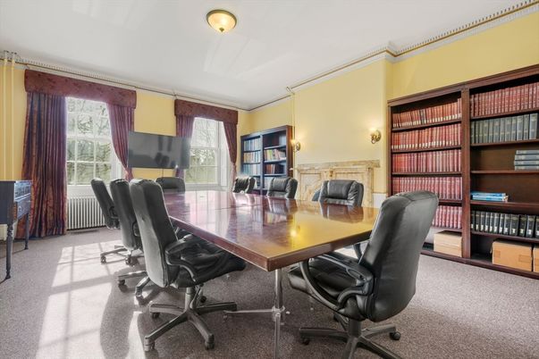 Home Office, Interior