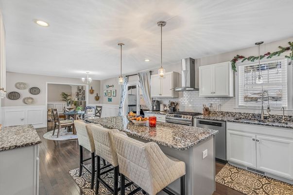 Chandelier, Dining room, Interior, Kitchen, Pendant Lights, Recessed Lighting, Stainless Steel Appliances, Wood Texture Flooring