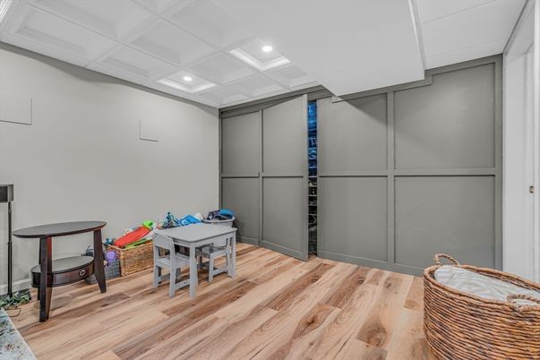 Interior, Recessed Lighting, Wood Texture Flooring
