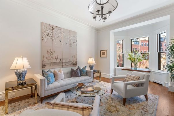 Chandelier, Interior, Living room, Wood Texture Flooring