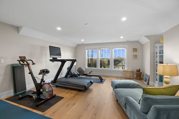 Fitness Equipment, Interior, Recessed Lighting, Wood Texture Flooring