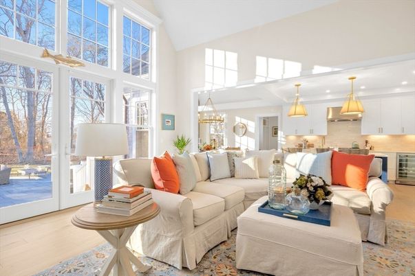 Dining room, Interior, Kitchen, Living room, Pendant Lights, Recessed Lighting, Wood Texture Flooring
