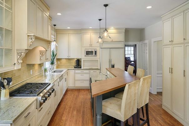 Interior, Kitchen, Pendant Lights, Recessed Lighting, Wood Texture Flooring