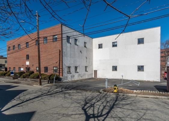 Exterior, Facade, Brick Facade, Rowhouse