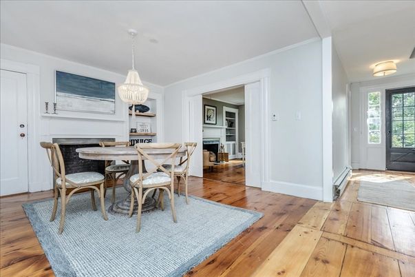 Chandelier, Dining room, Fireplace, Interior, Pendant Lights, Wood Texture Flooring