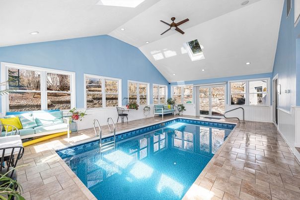 Interior, Pool, Recessed Lighting