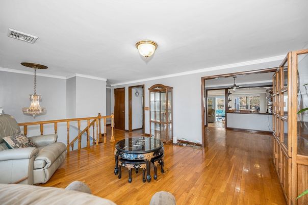 Interior, Pendant Lights, Wood Texture Flooring
