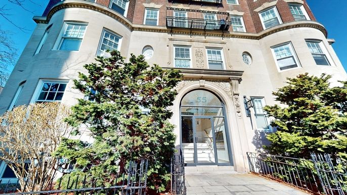 Exterior, Facade, Brick Facade, Rowhouse