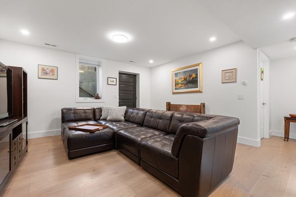 Interior, Living room, Recessed Lighting, Wood Texture Flooring