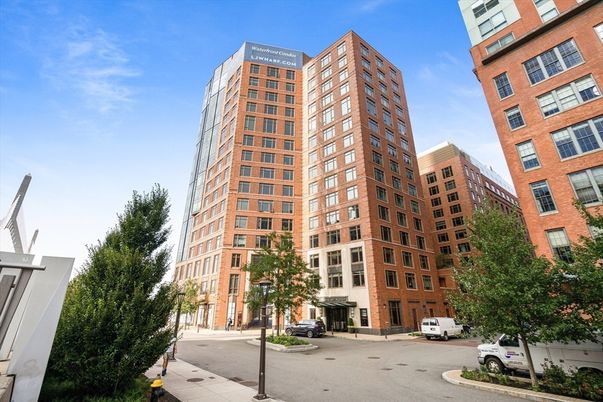Exterior, Facade, Condo Building