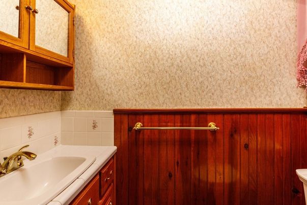 Bathroom, Interior, Tile Countertops