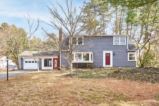 Attached, Exterior, Facade, Cape Cod