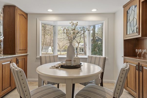 Dining room, Interior, Recessed Lighting