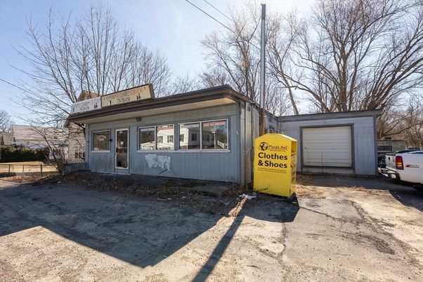 Detached Garage, Exterior