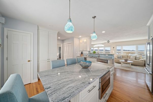 Dining room, Interior, Kitchen, Living room, Pendant Lights, Recessed Lighting, Wood Texture Flooring