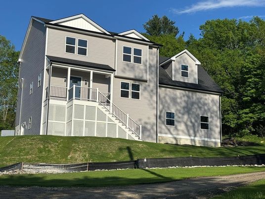 Exterior, Facade, Farmhouse