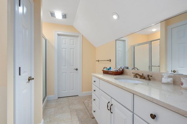 Bathroom, Dual Sink Vanities, Interior, Recessed Lighting