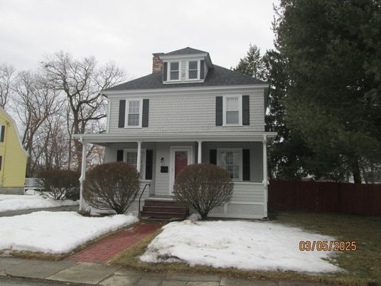 Exterior, Facade, American Foursquare