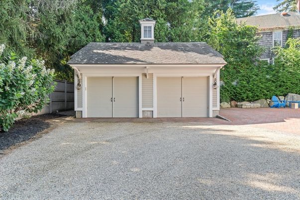 Detached Garage, Exterior