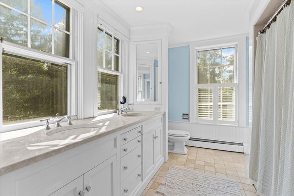 Bathroom, Dual Sink Vanities, Interior, Recessed Lighting
