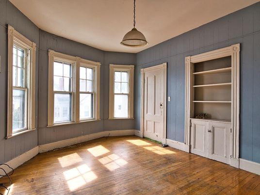 Empty room, Interior, Pendant Lights, Wood Texture Flooring