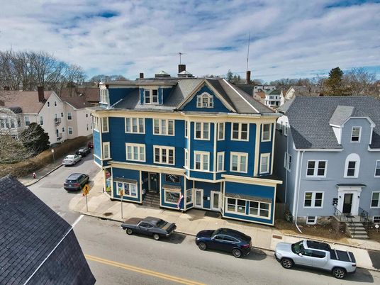 Exterior, Facade, Queen Anne Victorian