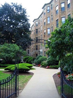 Backyard, Exterior, Facade, Brick Facade, Rowhouse