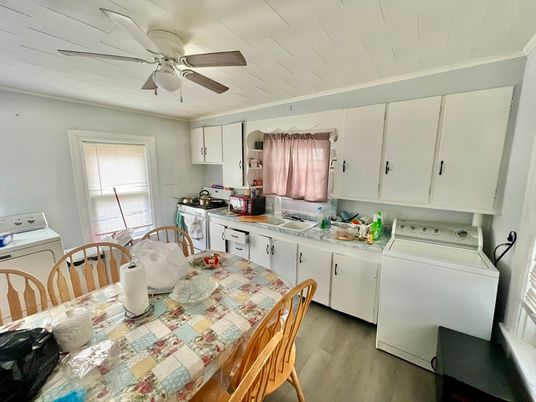 Dining room, Interior, Kitchen, Washer, Wood Texture Flooring