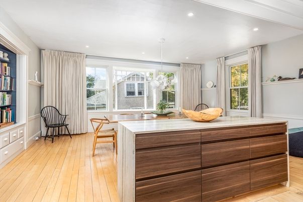 Interior, Pendant Lights, Recessed Lighting, Wood Texture Flooring
