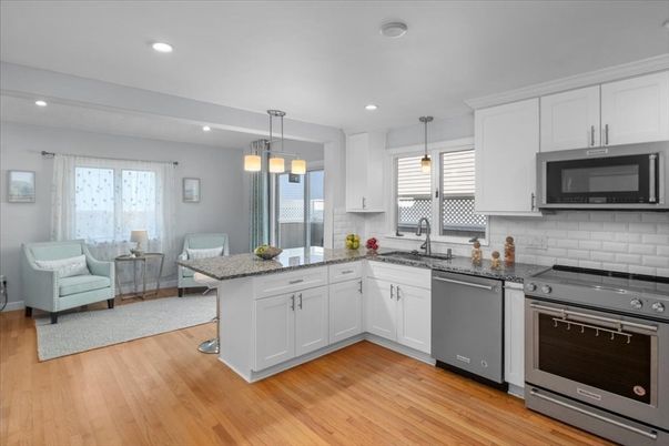 Interior, Kitchen, Living room, Pendant Lights, Recessed Lighting, Stainless Steel Appliances, Wood Texture Flooring