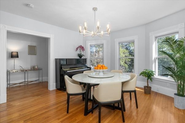 Chandelier, Dining room, Interior, Piano, Wood Texture Flooring