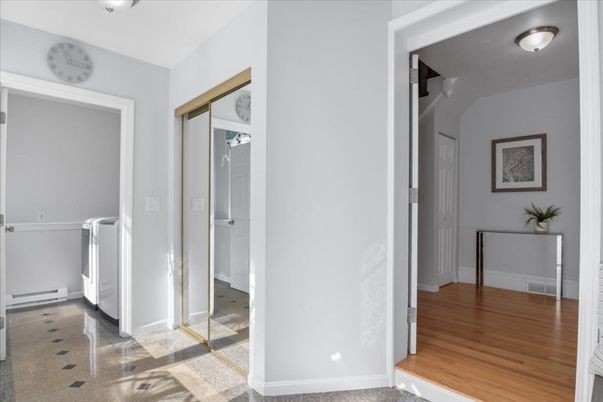 Interior, Washer, Wood Texture Flooring
