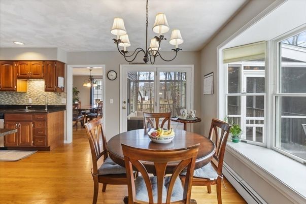 Chandelier, Dining room, Interior, Kitchen, Pendant Lights, Recessed Lighting, Wood Texture Flooring