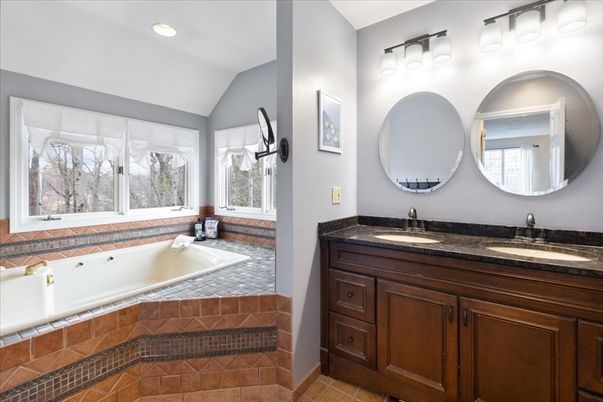 Bathroom, Dual Sink Vanities, Interior, Recessed Lighting