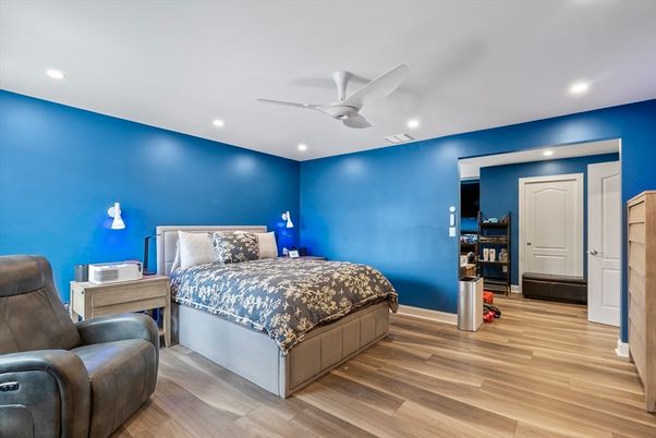 Bedroom, Interior, Recessed Lighting, Wood Texture Flooring