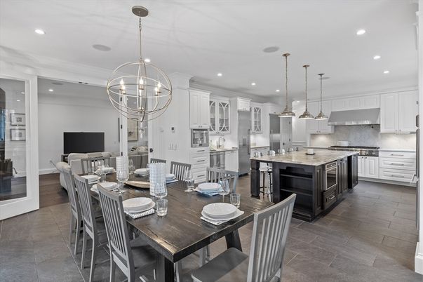 Chandelier, Dining room, Interior, Kitchen, Living room, Pendant Lights, Recessed Lighting, Stainless Steel Appliances