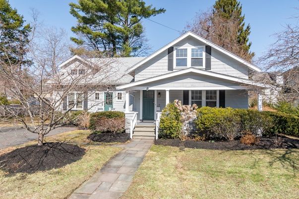 Exterior, Facade, American Craftsman