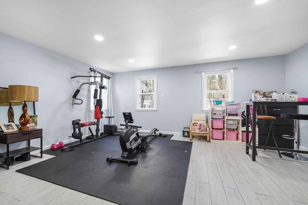 Fitness Equipment, Interior, Recessed Lighting, Wood Texture Flooring