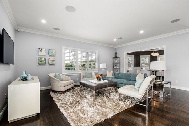 Interior, Living room, Pendant Lights, Recessed Lighting, Wood Texture Flooring