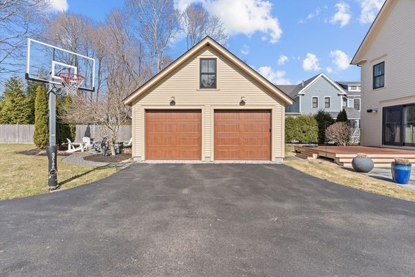 Detached Garage, Exterior