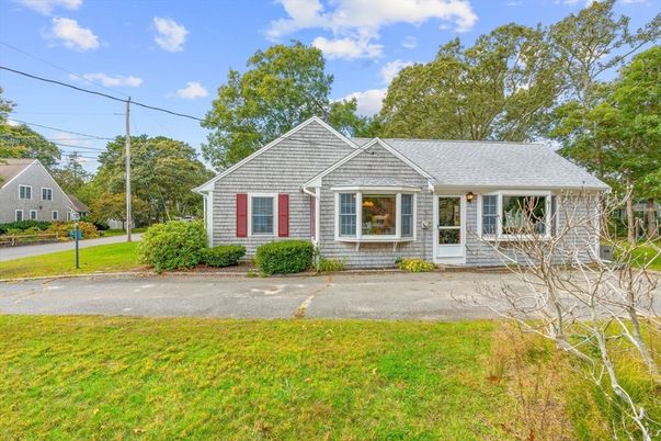Exterior, Facade, Cape Cod