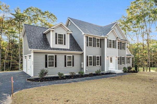 Exterior, Facade, Farmhouse