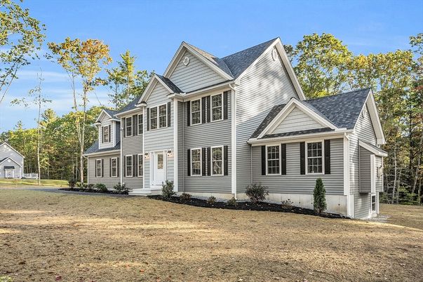 Exterior, Facade, Farmhouse